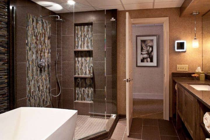 Room 32 of 122