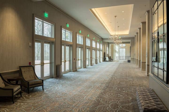 Ballroom/Hall 113 of 122